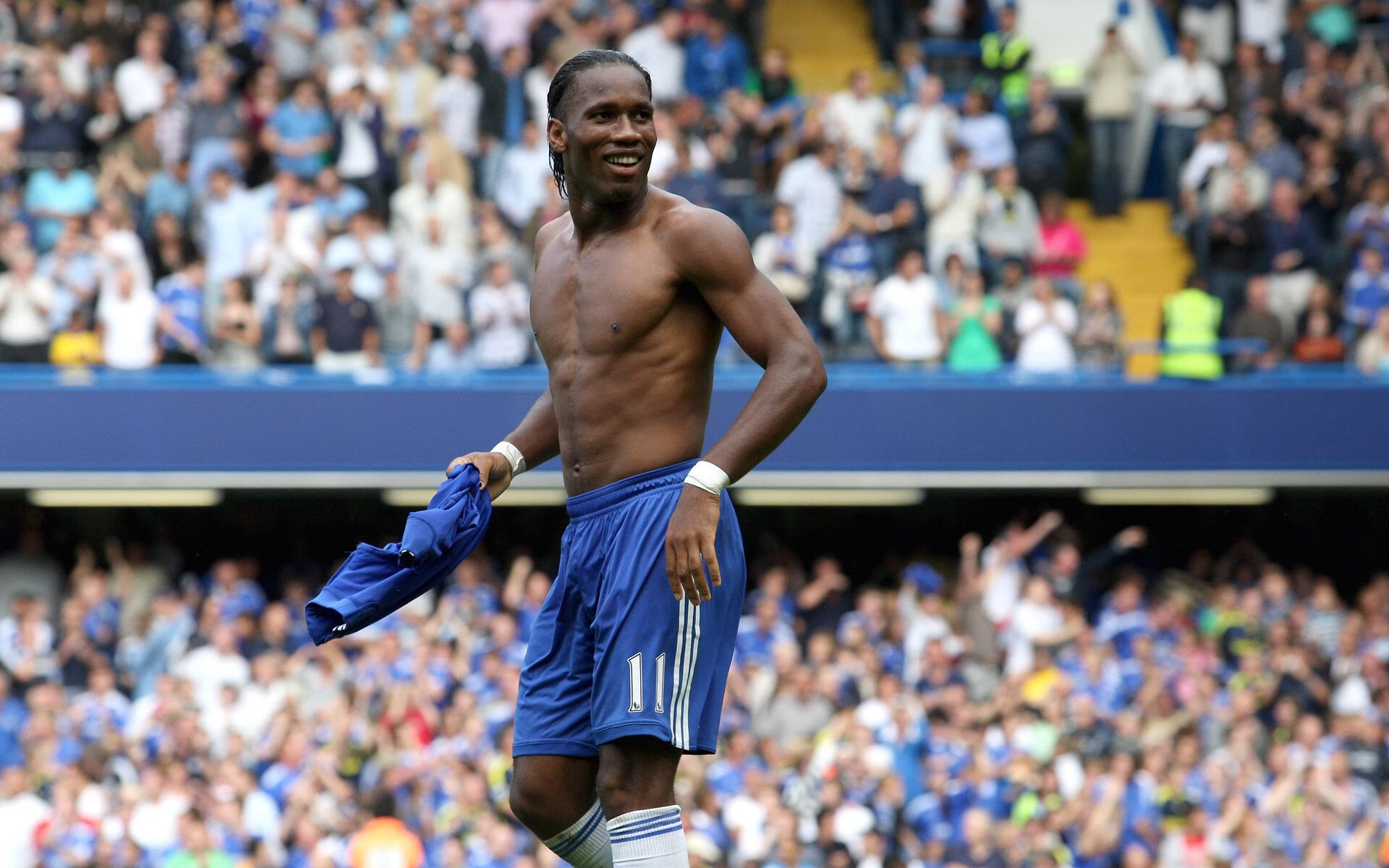 瞩目明星对决：梅西与C朗的焦点相遇，梅西配合